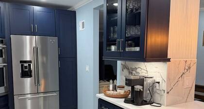 Huge Family House 12 miles to NYC/4Bath/Parking