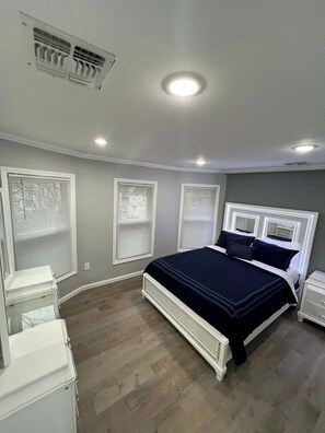 5 bedrooms, desk, iron/ironing board, free WiFi