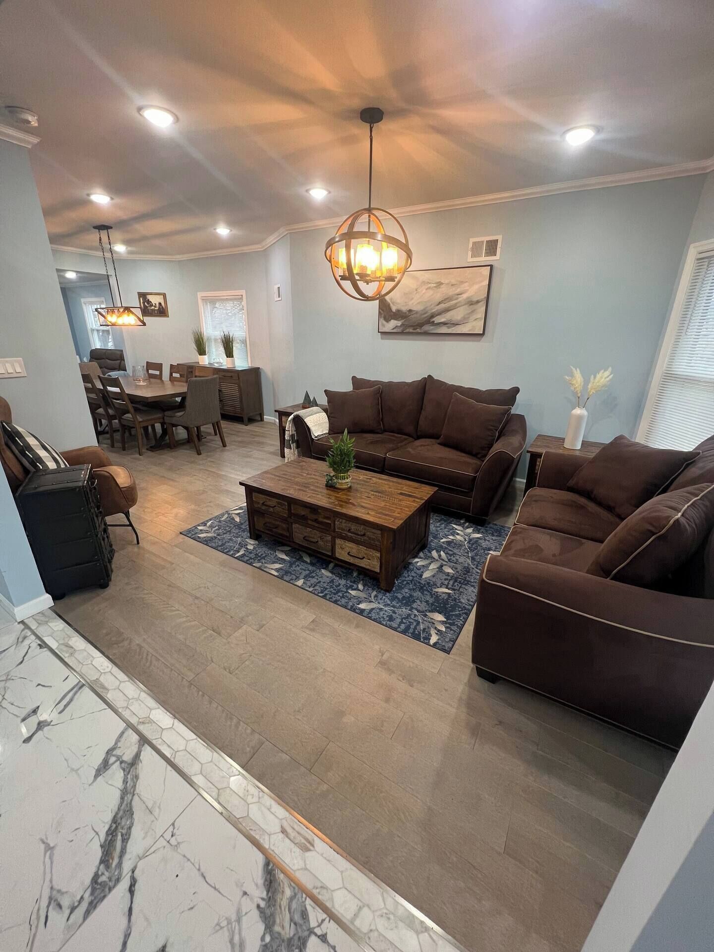 Smart TV, fireplace, offices, computer monitors