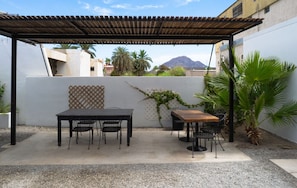 42-inch Smart TV with digital channels - Hotel Marea Baja (San Felipe)