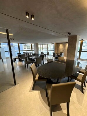 Premium Apartment | Dining