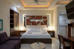 3 habitaciones, tabla de planchar con plancha, wifi y ropa de cama 