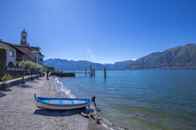 Malibu46 - Minusio Apt with Shared Pool & Balcony, Minusio, Switzerland