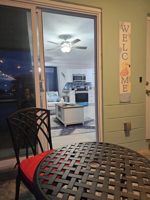 Interior - Beachy 1-Bedroom Getaway in Cape Coral – 20 Mins to Sanibel & Fort Myers Beach! (Cape Coral)