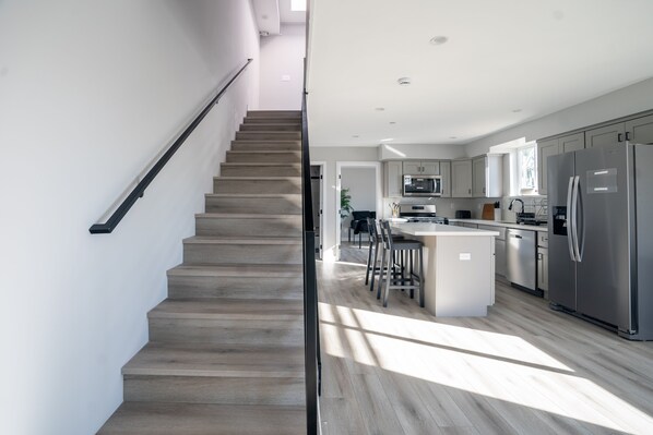 Staircase - Normandie Hostel (Los Angeles)