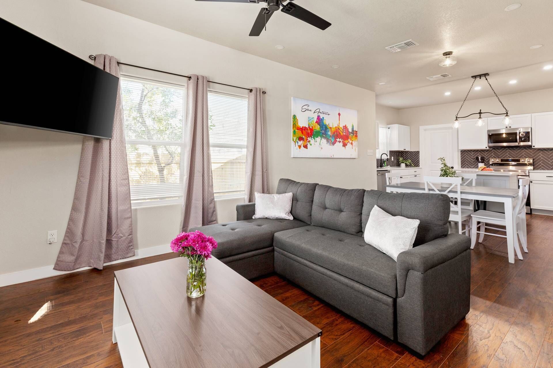 NEW Minutes from AT&T Center + Alamodome | Spacious Newly Remodeled 4 Bedroom Retreat | Games, Grill