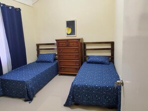 2 slaapkamers, een strijkplank/strijkijzer, wifi, beddengoed