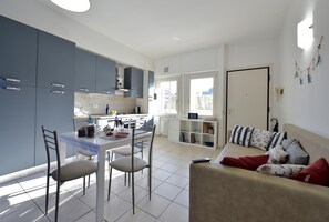 Apartment - Purpo in Cattolica With 1 Bedrooms and 1 Bathrooms (Cattolica)