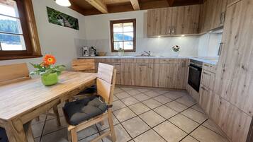 Réfrigérateur, four, plaque de cuisson, lave-vaisselle