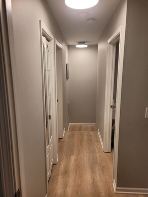 Interior - Cozy Townhome near the Dupage River Trail (Naperville)