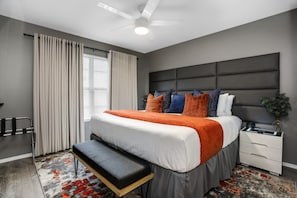 2 habitaciones, escritorio, tabla de planchar con plancha y wifi gratis