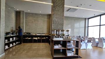 Desayuno continental gratuito y diario