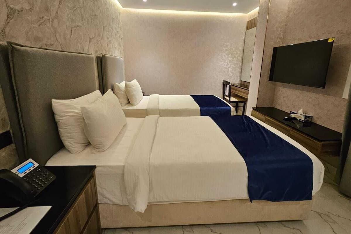Standard Suite | 2 bedrooms, desk, laptop workspace, blackout drapes