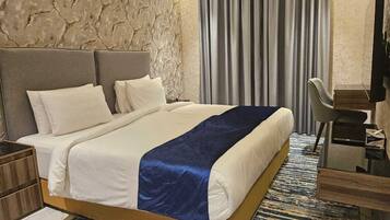 Apartamento básico | 2 dormitorios, escritorio, espacio para trabajar con un portátil