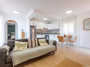 TV - Salt and Sea Apartment, Sea View, Free Wi Fi (Costa Adeje)