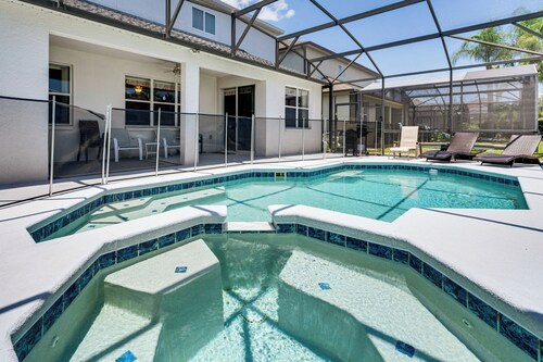 22 Mi to Disney: Kissimmee Home w/ Pool & Hot Tub