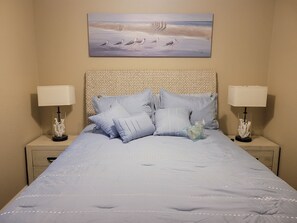 3 bedrooms, desk, WiFi, bed sheets