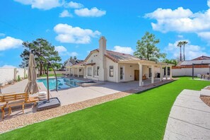 Outdoor pool, a heated pool - Modern 2-Bedroom w/ Pool (Las Vegas)