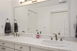 Unclassified image, 3 of 49, button