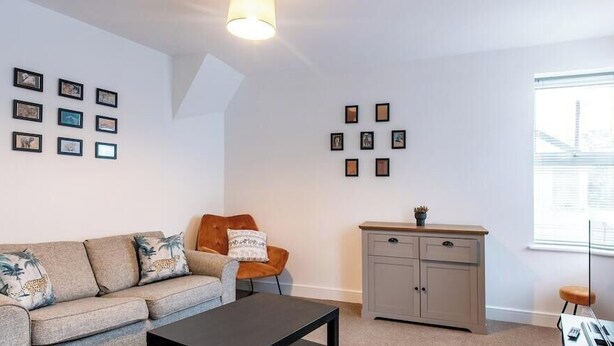Interior - Harcourt 1B: 2BR Flat with Parking in Newark (Newark-on-Trent)