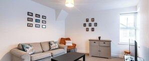 Interior - Harcourt 1B: 2BR Flat with Parking in Newark (Newark-on-Trent)