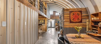 New Listing - Mountaintop with mountain views - Industrial Farm Stay - Chattanooga -Cloudland Canyon