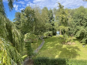 Property grounds - Leben am See. Kleines, Feines Ferienhaus auf Naturgrundstück Direkt am See (Hemmoor Region Hamburg)