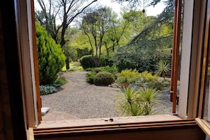 Interior - Tranquil Villa, Nature’s Embrace (Puisserguier)