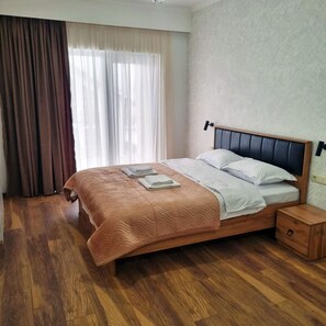 3 soverom, strykejern/-brett, wi-fi og sengetøy