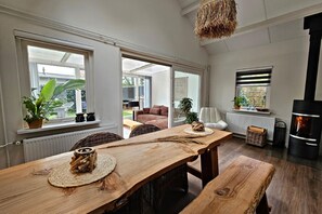 Dining - Scenic Stay Near Town & Lake (Voorthuizen)