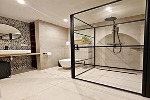 Shower - Scenic Stay Near Town & Lake (Voorthuizen)