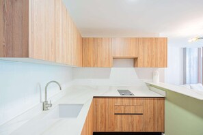 Fridge, stovetop, coffee/tea maker, cookware/dishes/utensils - w* | Radiant Loft in Casco Viejo (Panamá)