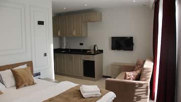 Deluxe-Zweibettzimmer, 1 Schlafzimmer | Minibar, Zimmersafe, schallisolierte Zimmer, Bügeleisen/Bügelbrett