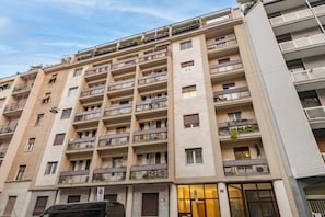 Exterior - BnButler - Mussi, 10 (Milano)