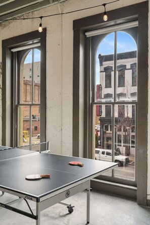 Game room - Heart of Iconic Whiskey Row, Game Room 3BR Loft ! (Louisville)