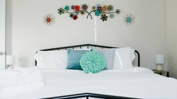 3 bedrooms, iron/ironing board, free WiFi, bed sheets