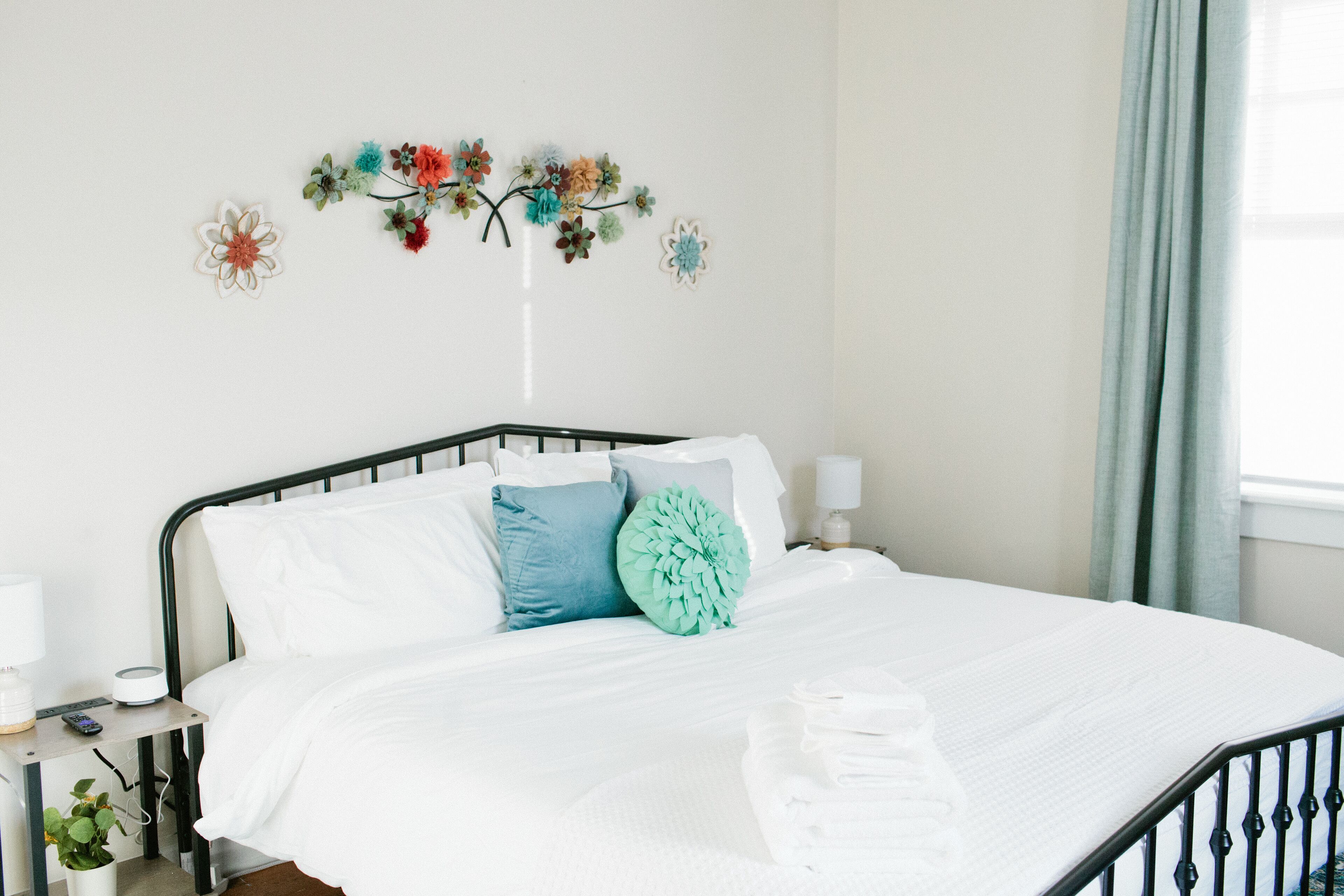 3 bedrooms, iron/ironing board, free WiFi, bed sheets