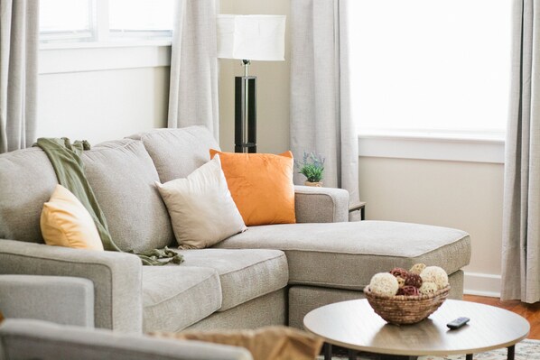 Smart TV, offices - Cheerful 3BR Escape | Cozy Comforts Await (Montgomery)