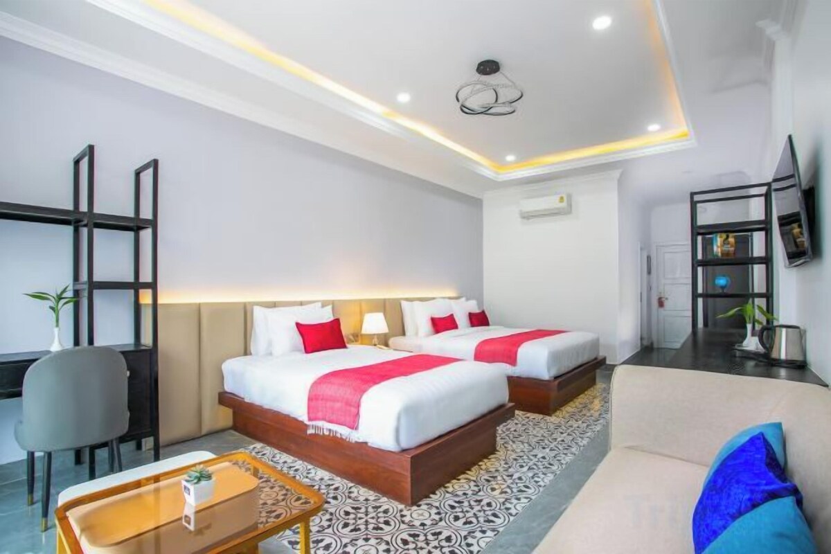 Minibar, desk, free WiFi, individually decorated