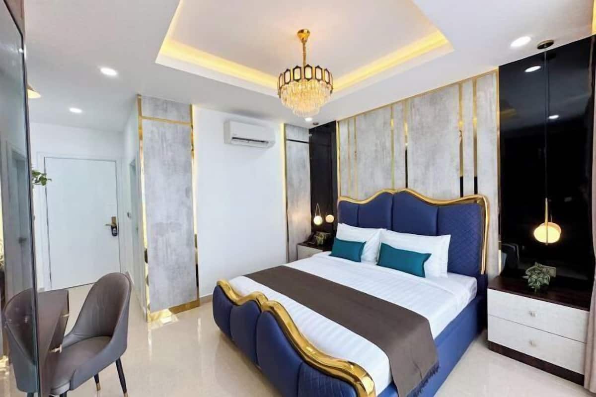 Individually decorated, individually furnished, desk, free WiFi