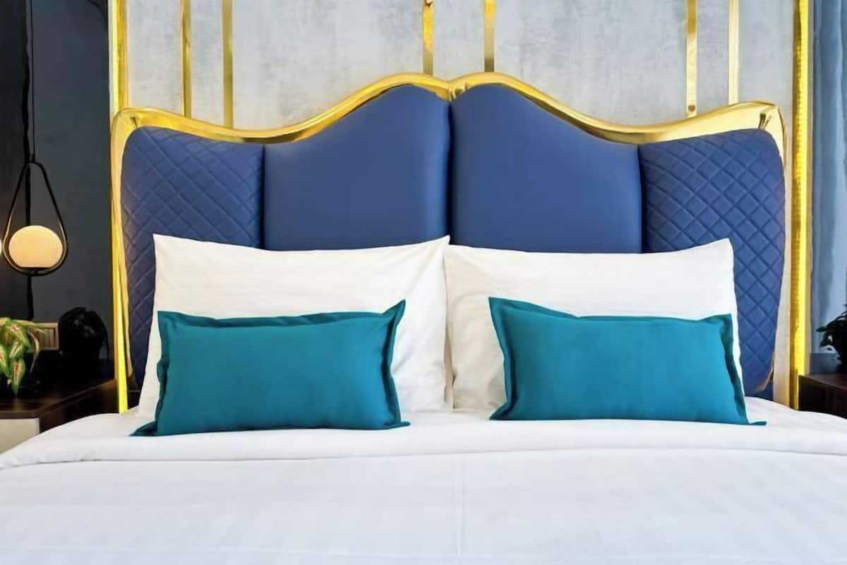 Individually decorated, individually furnished, desk, free WiFi