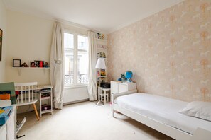 4 bedrooms, WiFi, bed sheets - Aesthetic Artistry, by Veeve (Paris)