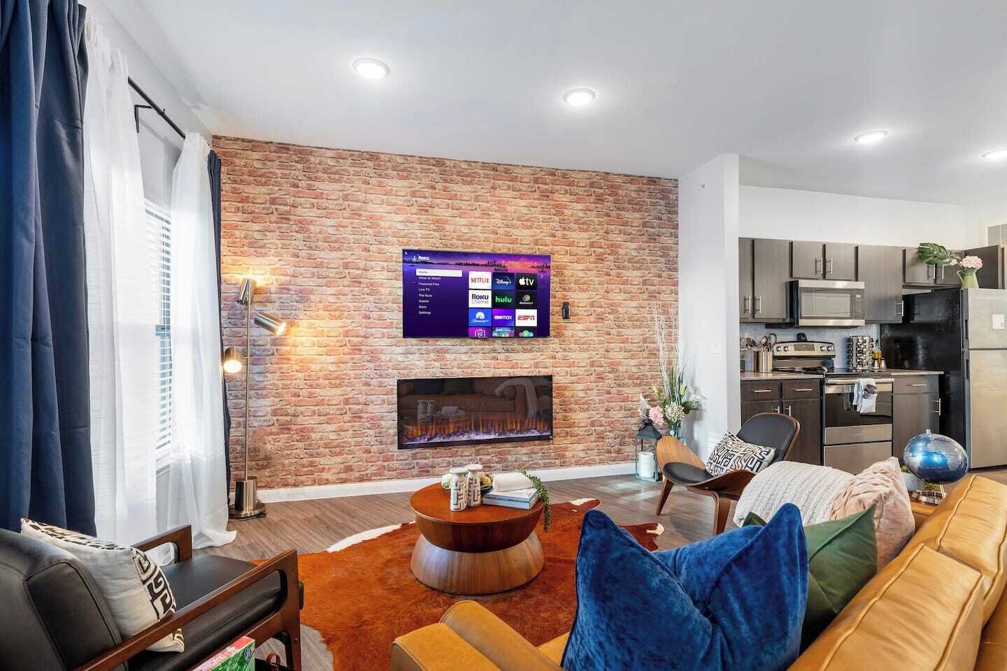 Smart-TV, peis, kontorer og printere