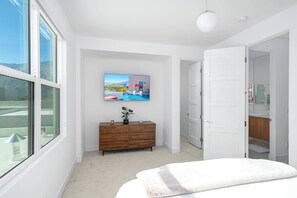 3 Schlafzimmer, Schreibtisch, Bügeleisen/Bügelbrett, WLAN