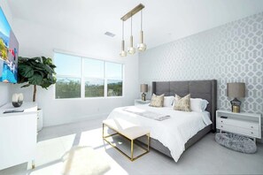 3 soverom, skrivebord, strykejern/-brett og wi-fi