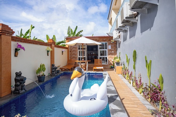 Kolam renang outdoor