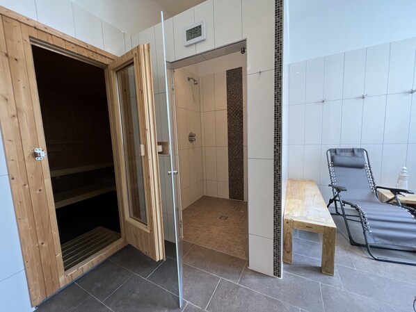 Sauna - Villa Neptun, apartment with a view of the lighthouse (Borkum)