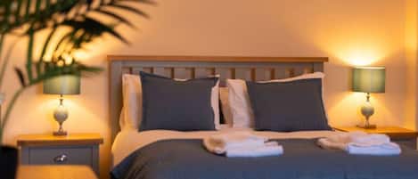 5 chambres, fer et planche Ă repasser, Wi-Fi, draps fournis