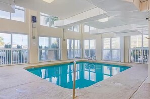 Innenpool, beheizter Pool