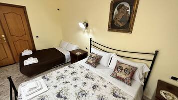 1 chambre, bureau, fer et planche Ă repasser, Wi-Fi